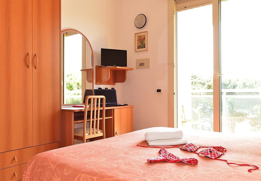 Hotel Bamar Pinarella Extérieur photo