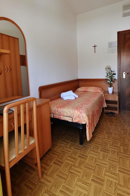Hotel Bamar Pinarella Extérieur photo