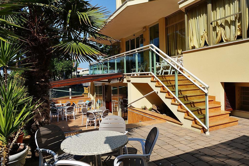 Hotel Bamar Pinarella Extérieur photo