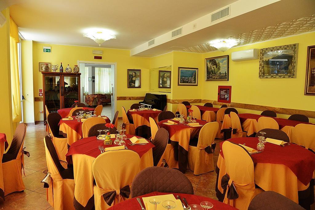 Hotel Bamar Pinarella Extérieur photo