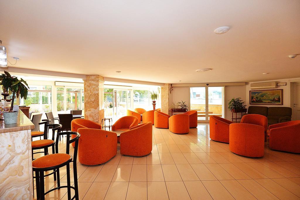 Hotel Bamar Pinarella Extérieur photo