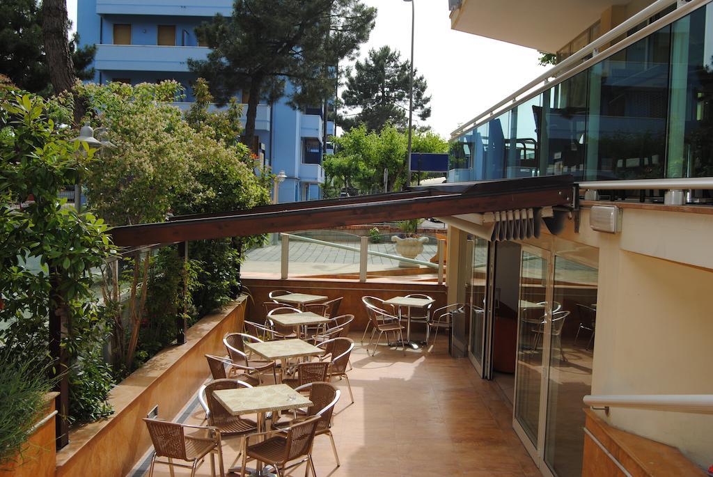 Hotel Bamar Pinarella Extérieur photo
